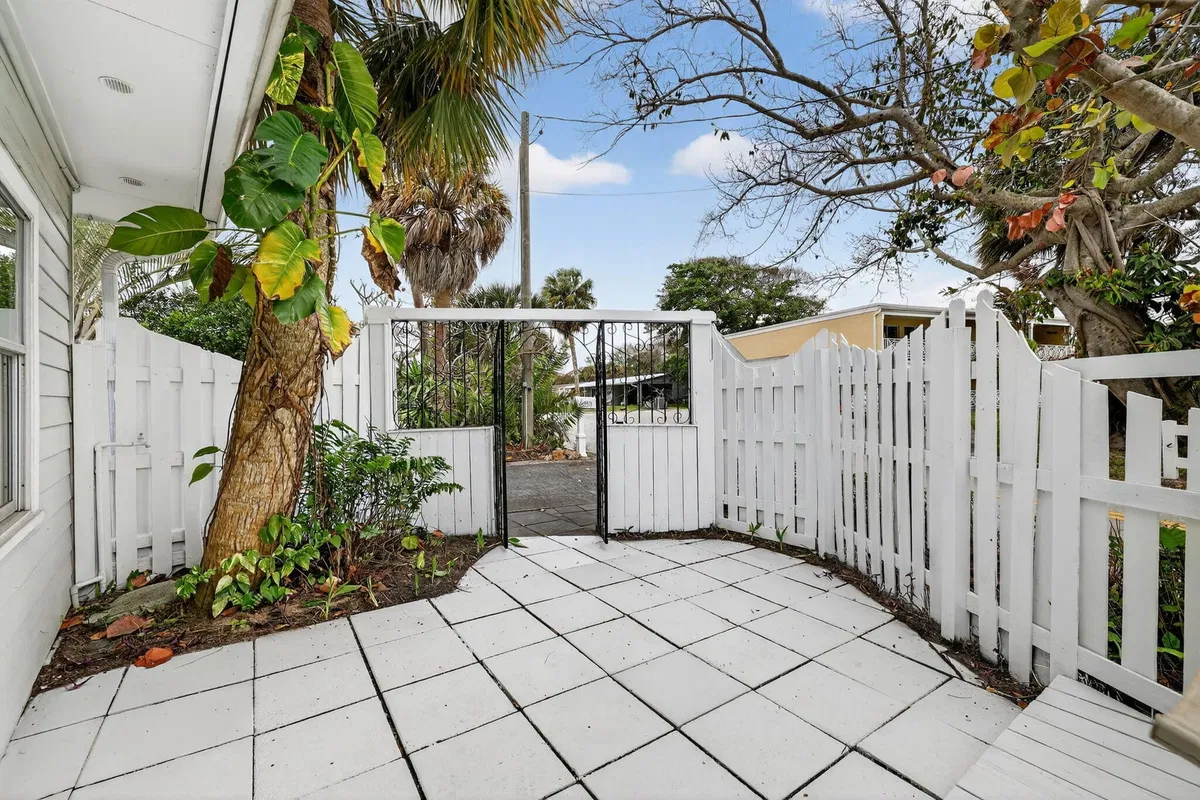 Residence photo 61