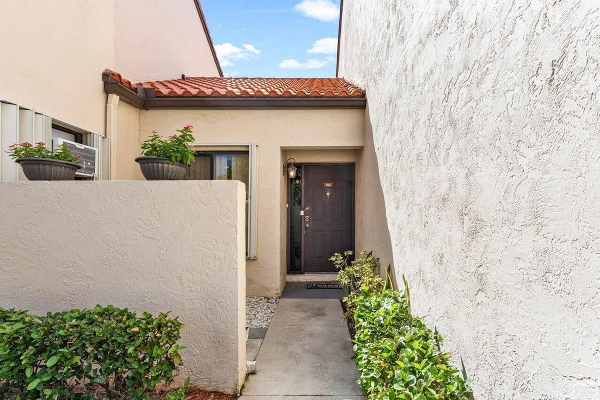  Unit 104 photo 28