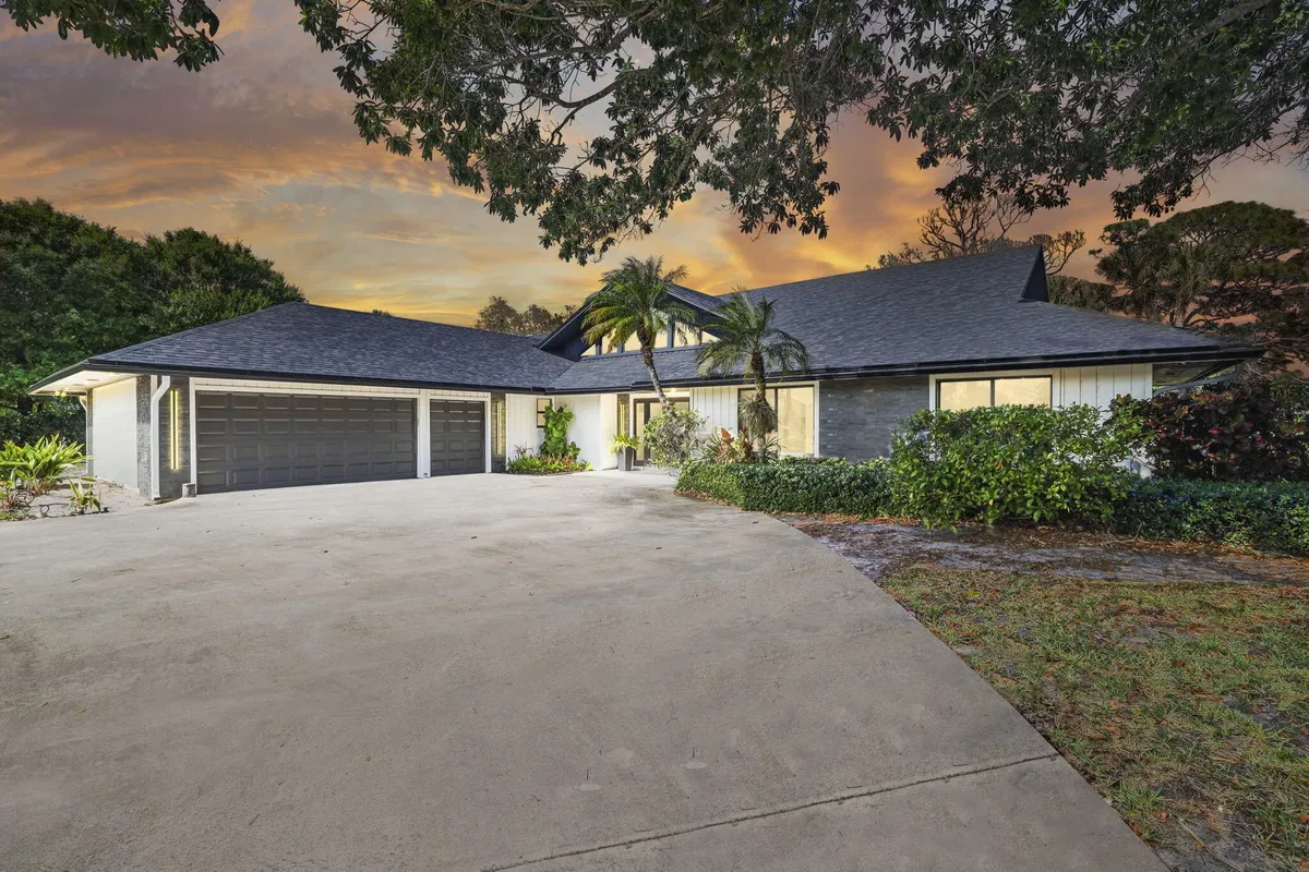 Eastpointe Country Club Residence