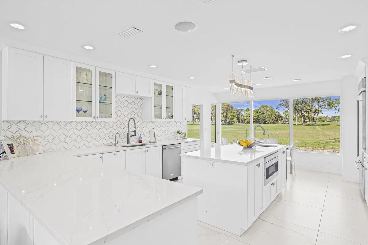 Eastpointe Country Club Residence photo 25