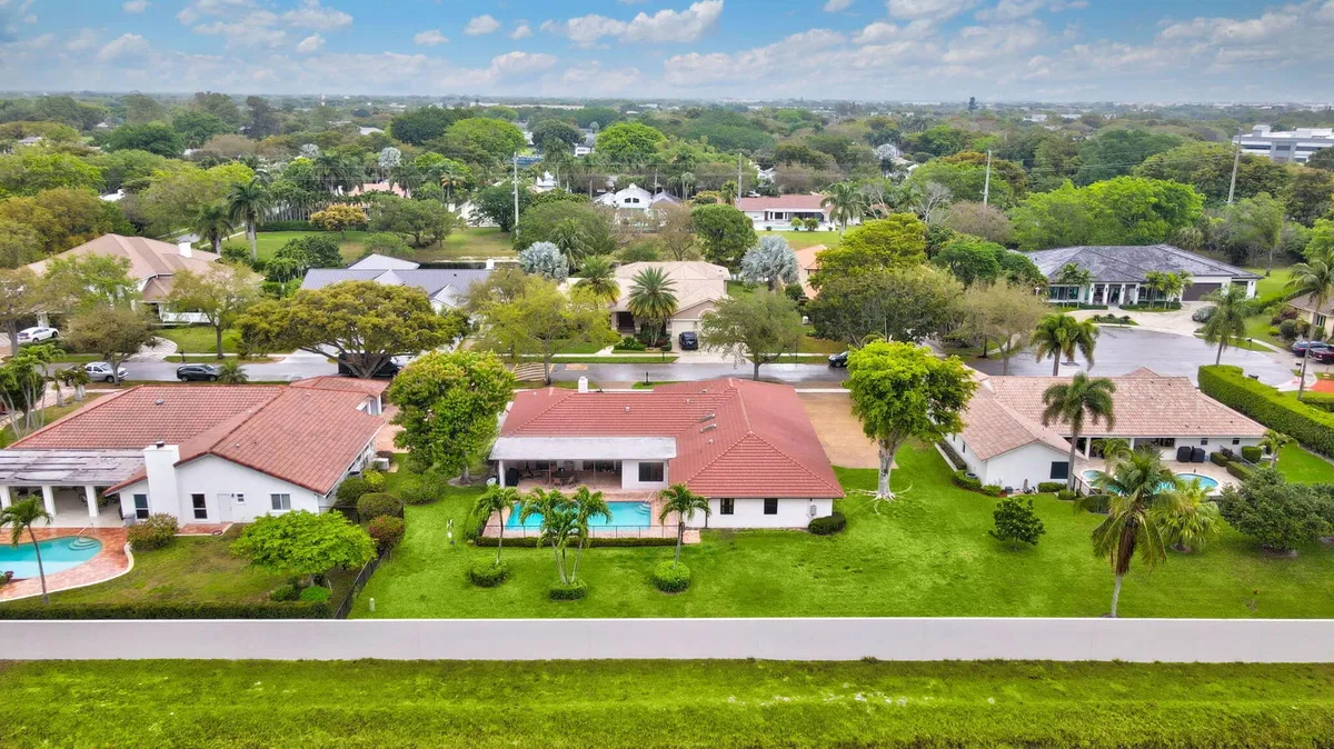 Boca Bath & Tennis Residence photo 43