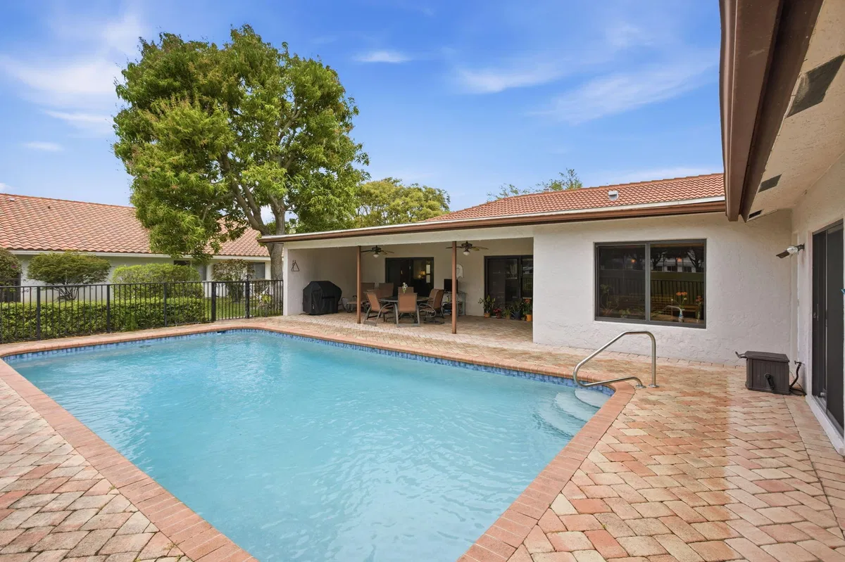 Boca Bath & Tennis Residence photo 49