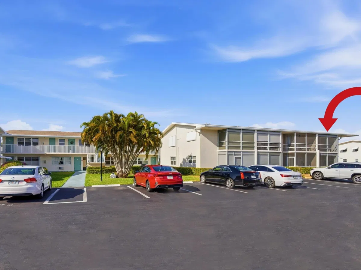 Unit 212 photo 4