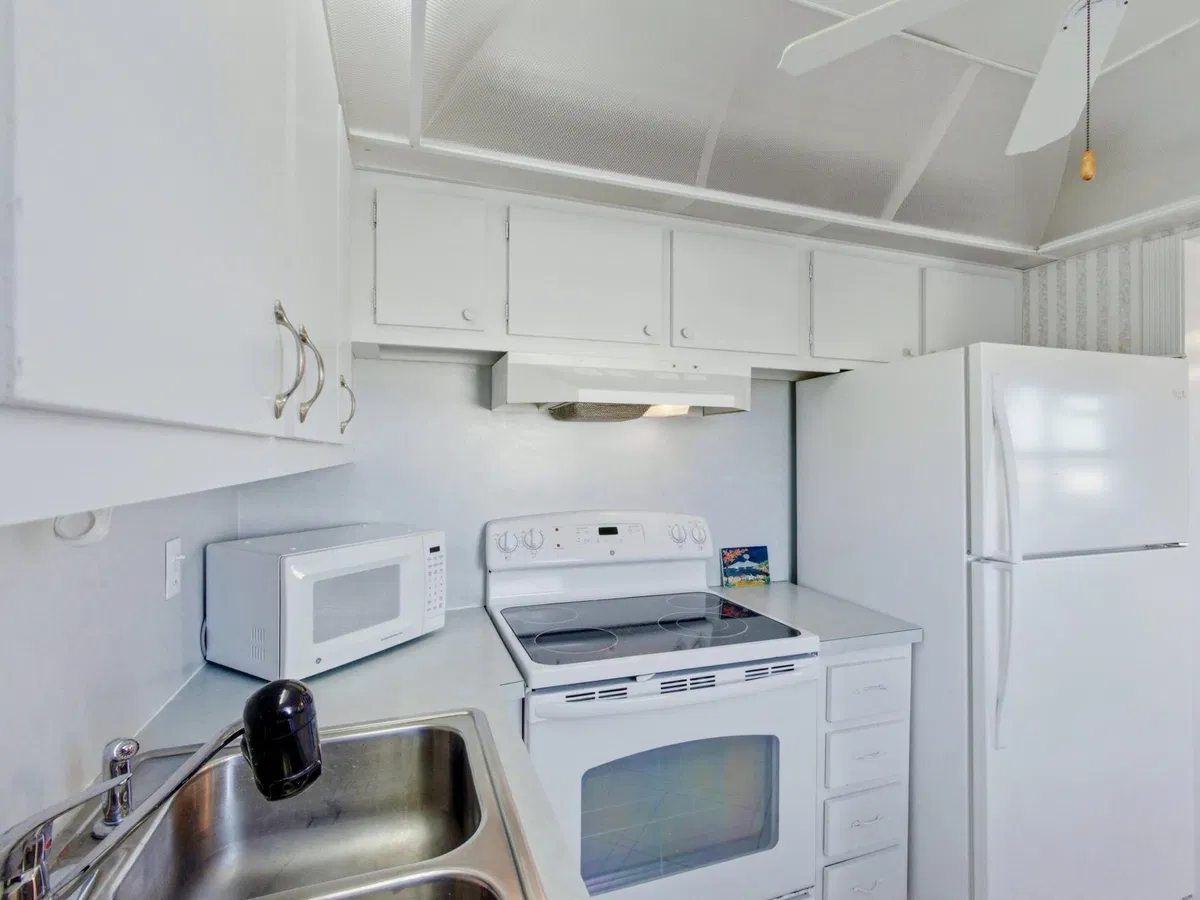 Unit 212 photo 19