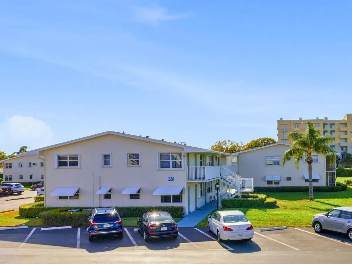 Unit 212 photo 28