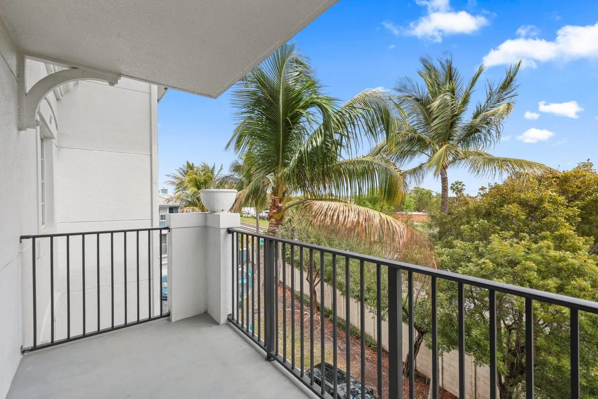 Pineapple Grove Village Condominiums Unit Unit 2-407 photo 16