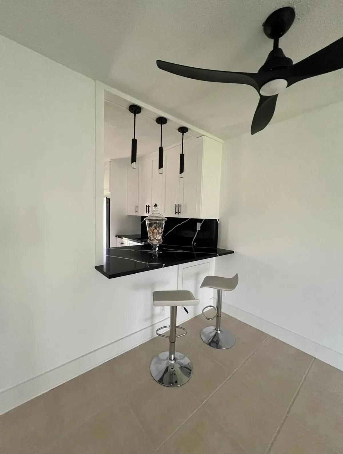 Unit 104 photo 4