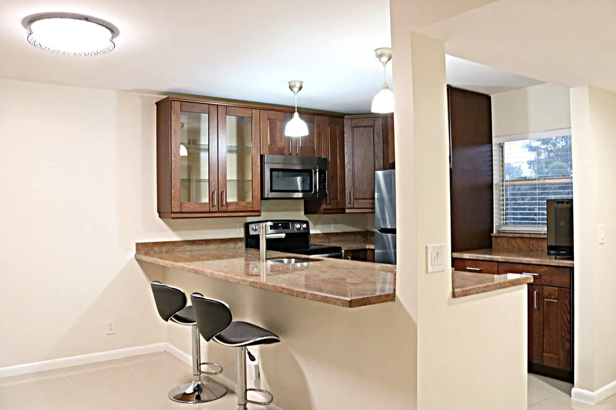 Unit 1070 photo 13