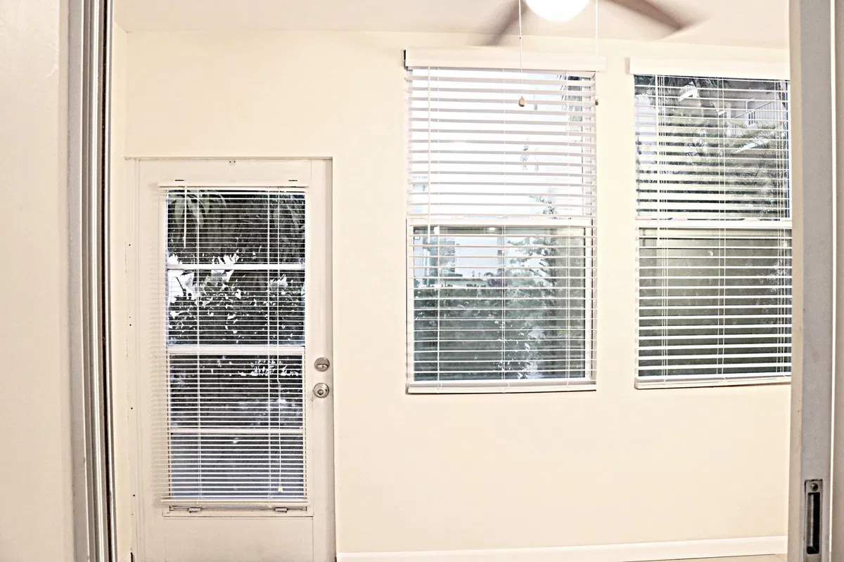 Unit 1070 photo 16