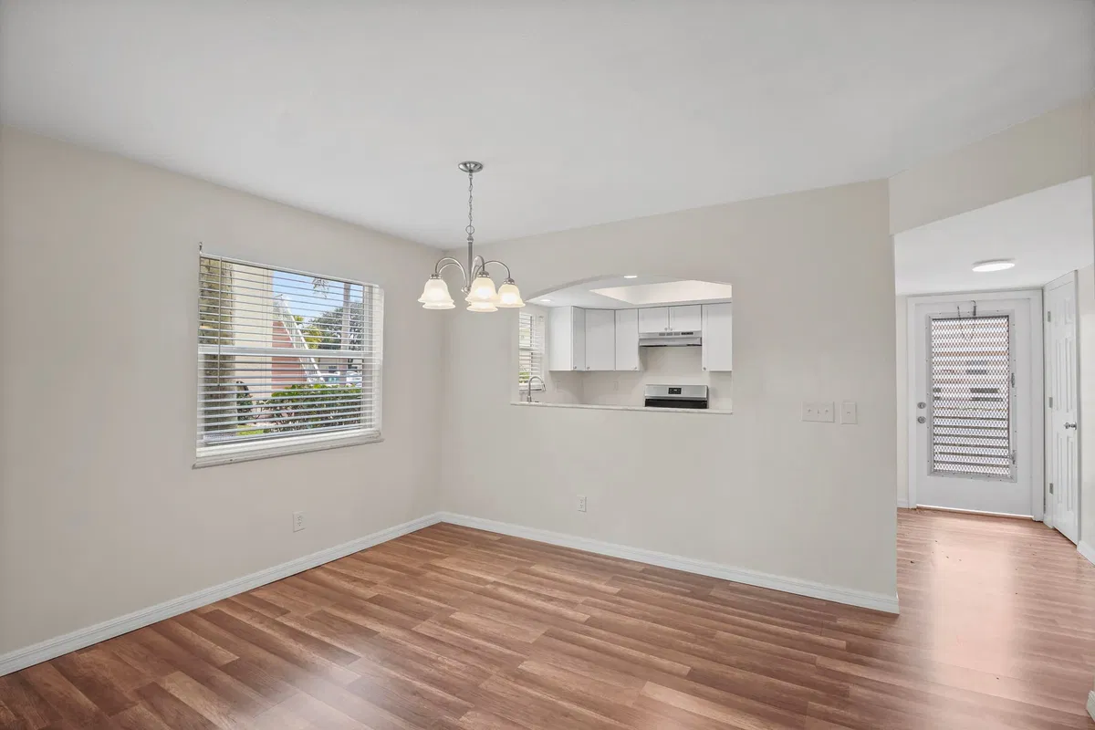  Unit 130-4 photo 19