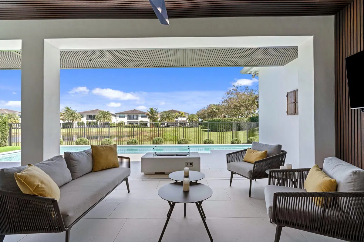 Boca Bridges Residence photo 25