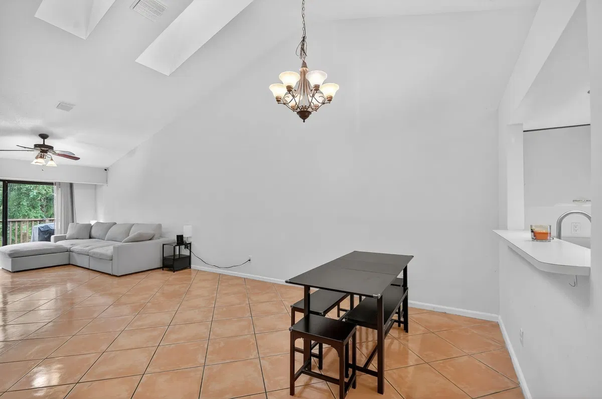 Residence photo 10
