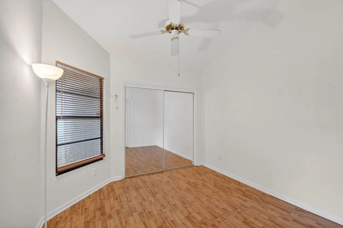 Residence photo 25