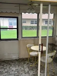 Unit H photo 4