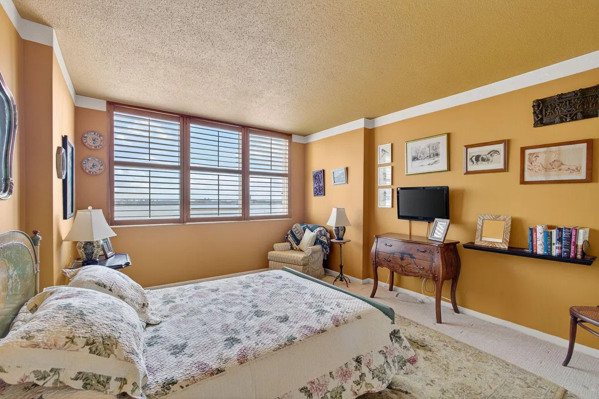2600 N Flagler Unit 610 photo 28