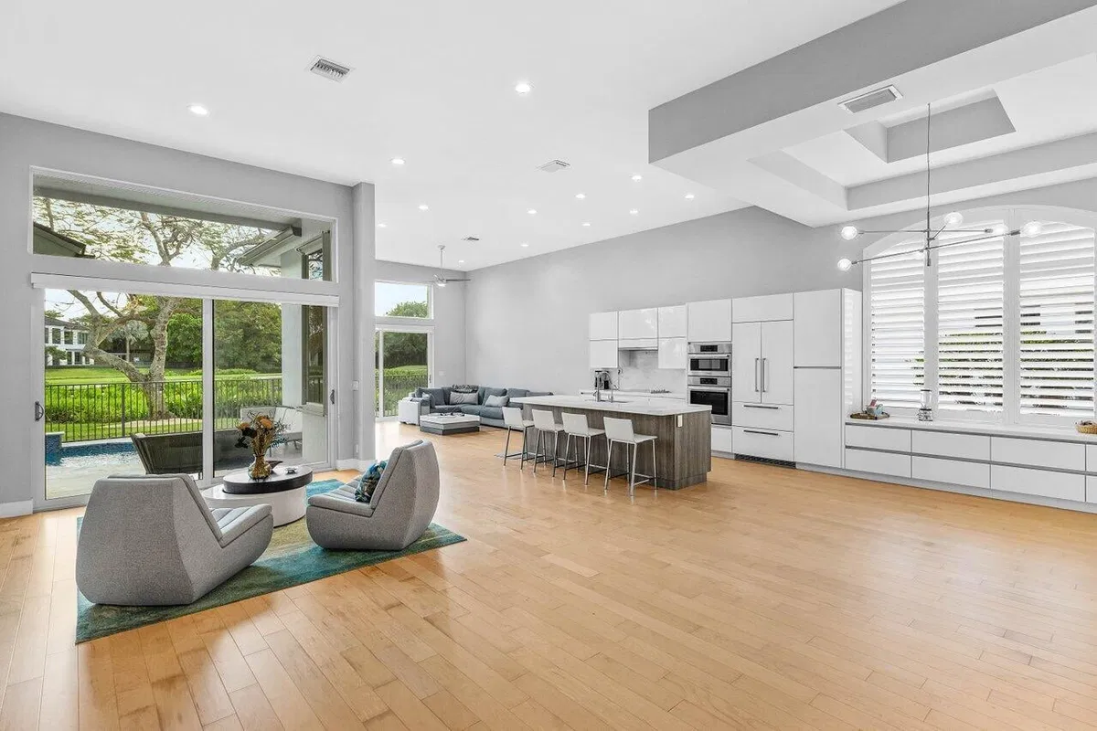 Woodfield Country Club Residence photo 4