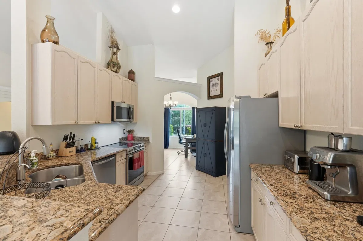 Residence photo 16