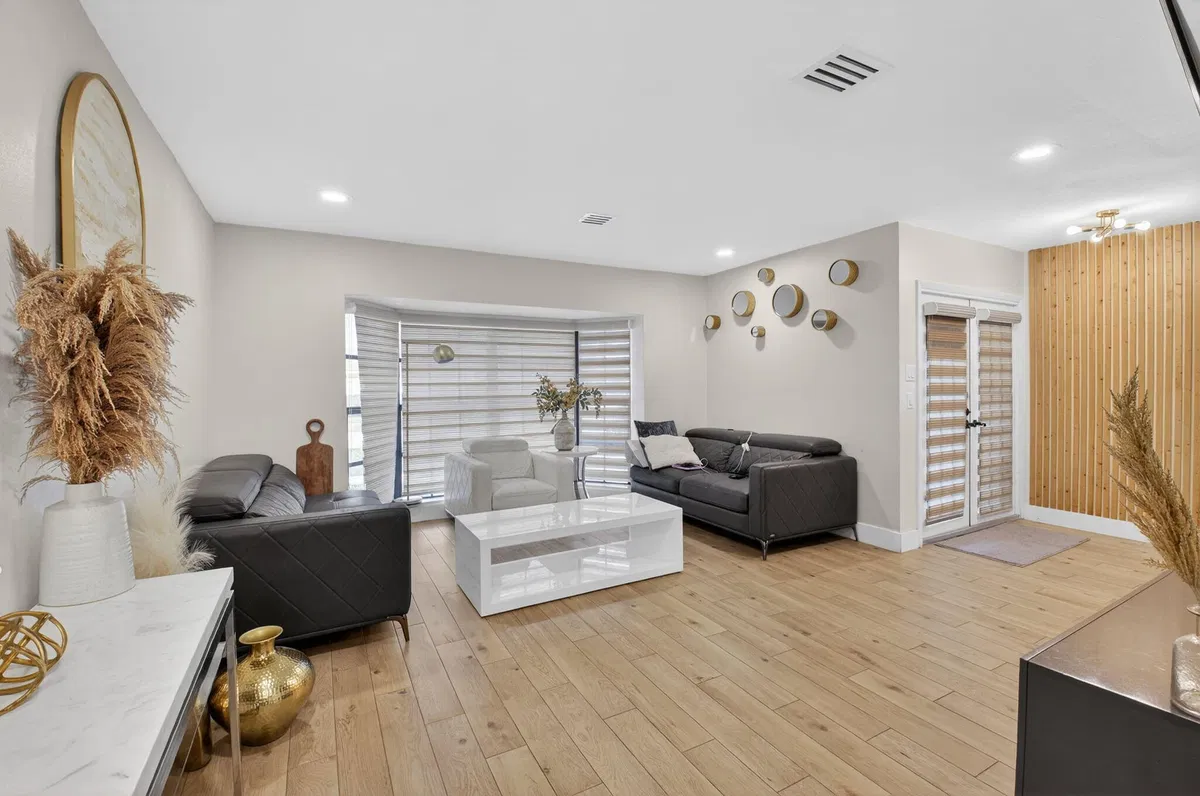  Residence photo 13