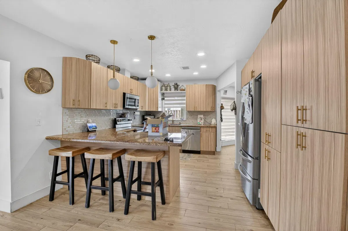  Residence photo 16
