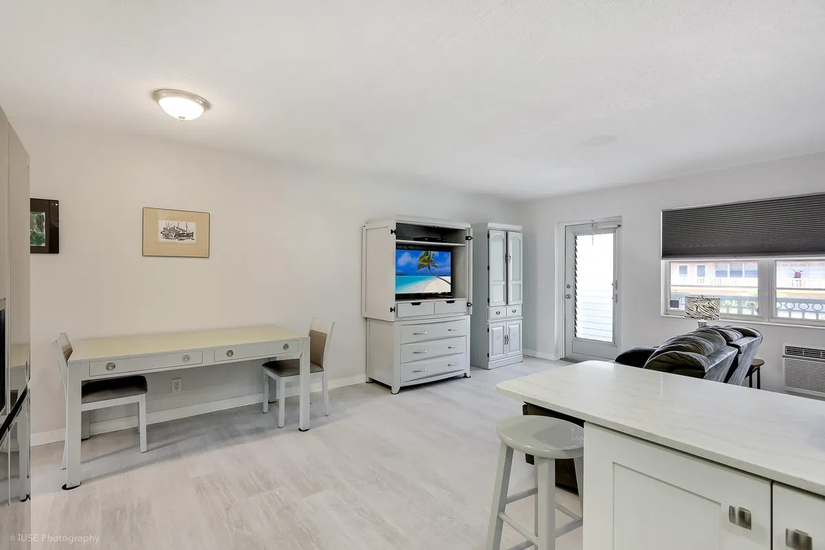 Residence photo 4