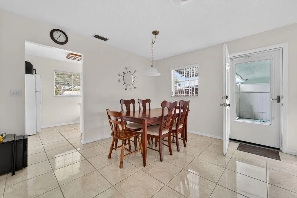 Residence photo 4