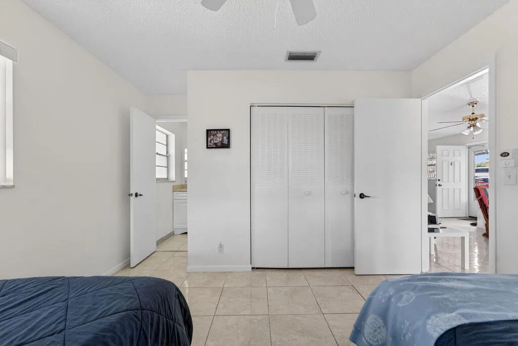 Residence photo 16