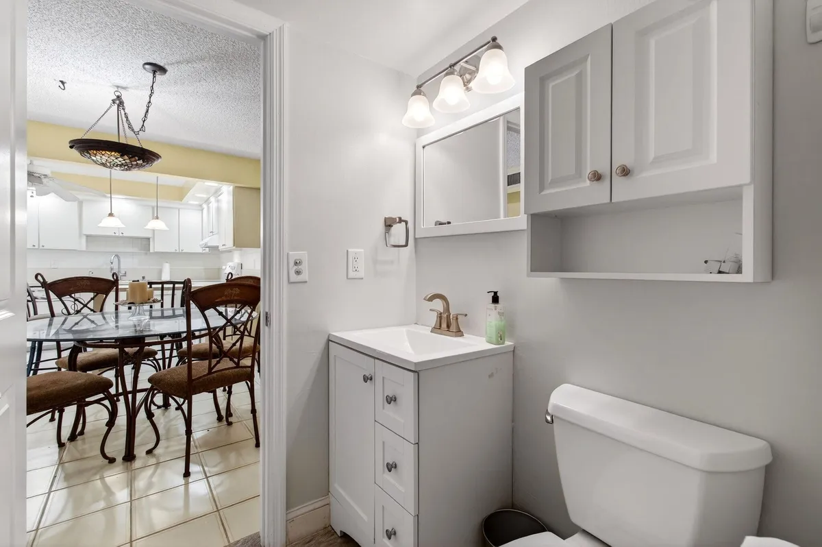  Unit C photo 31