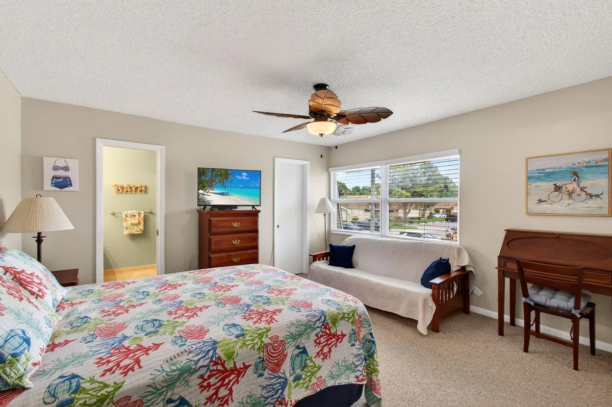  Unit C photo 34
