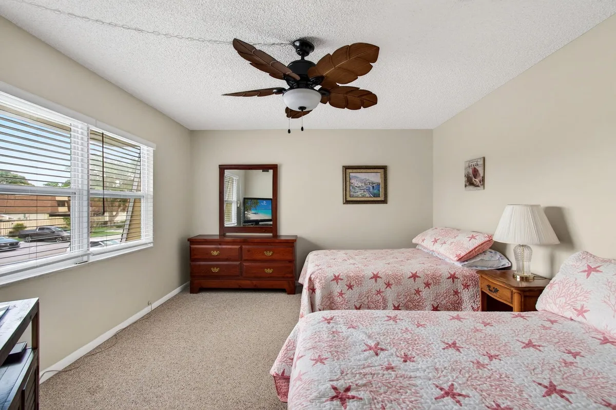  Unit C photo 43