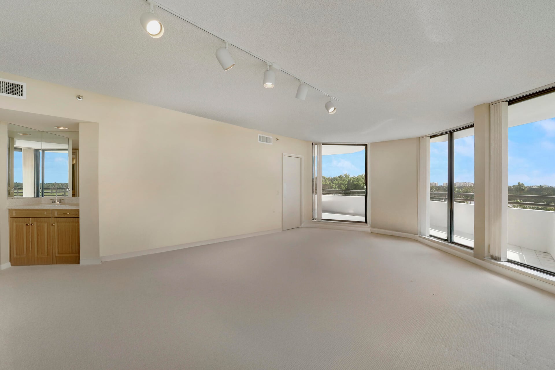 Jonathan's Landing Jupiter FL Unit 604 photo 13