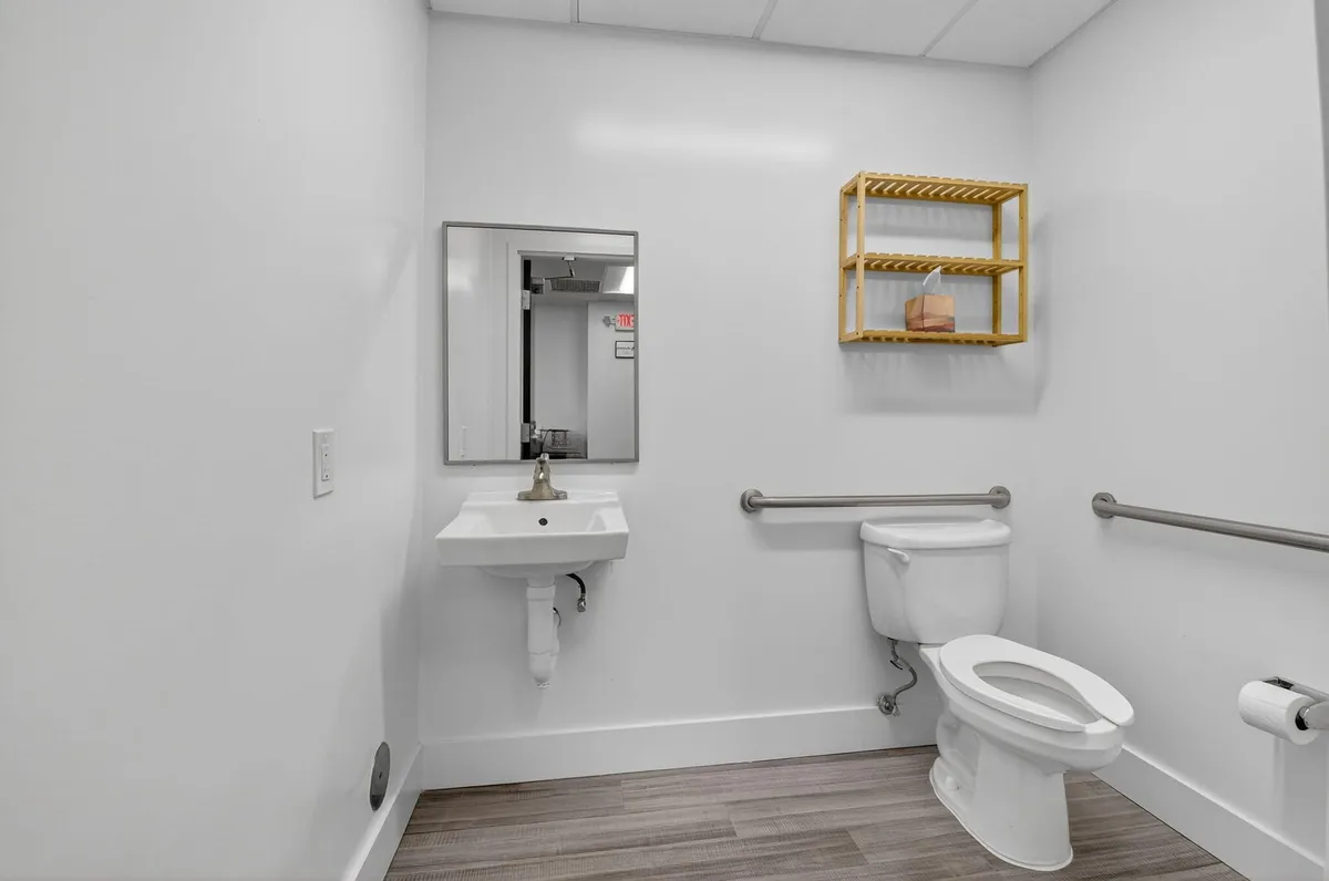 Unit 3211 photo 13