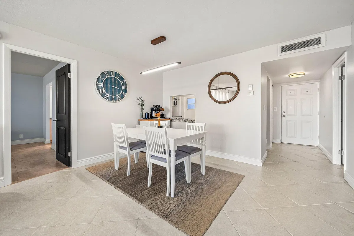  Unit 415 photo 10
