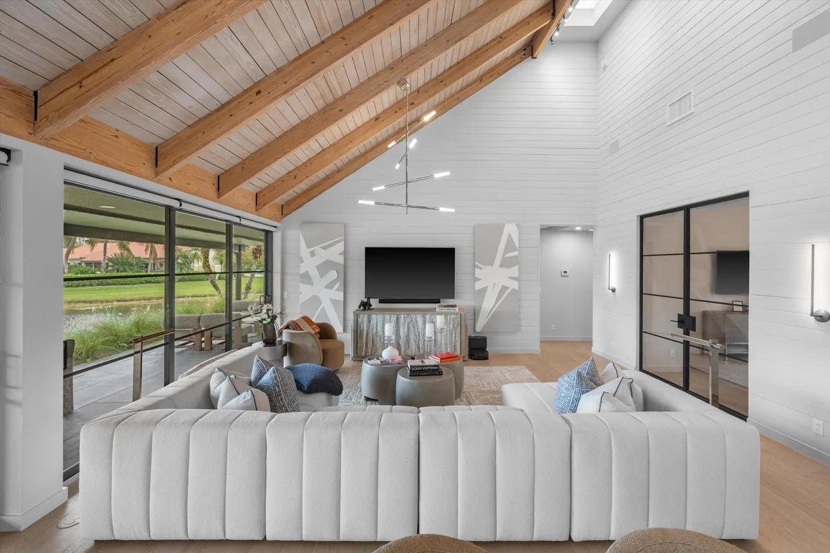 Pebblewood Residence photo 13