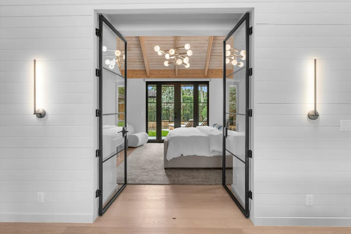 Pebblewood Residence photo 25
