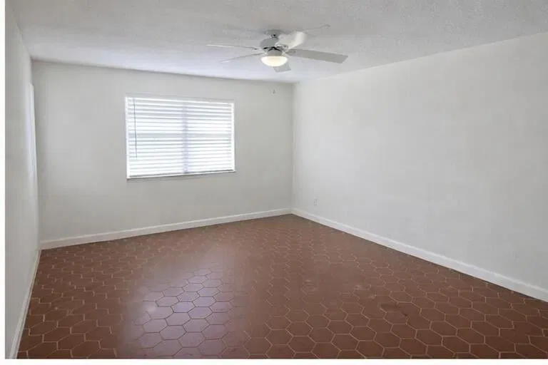 Residence photo 4