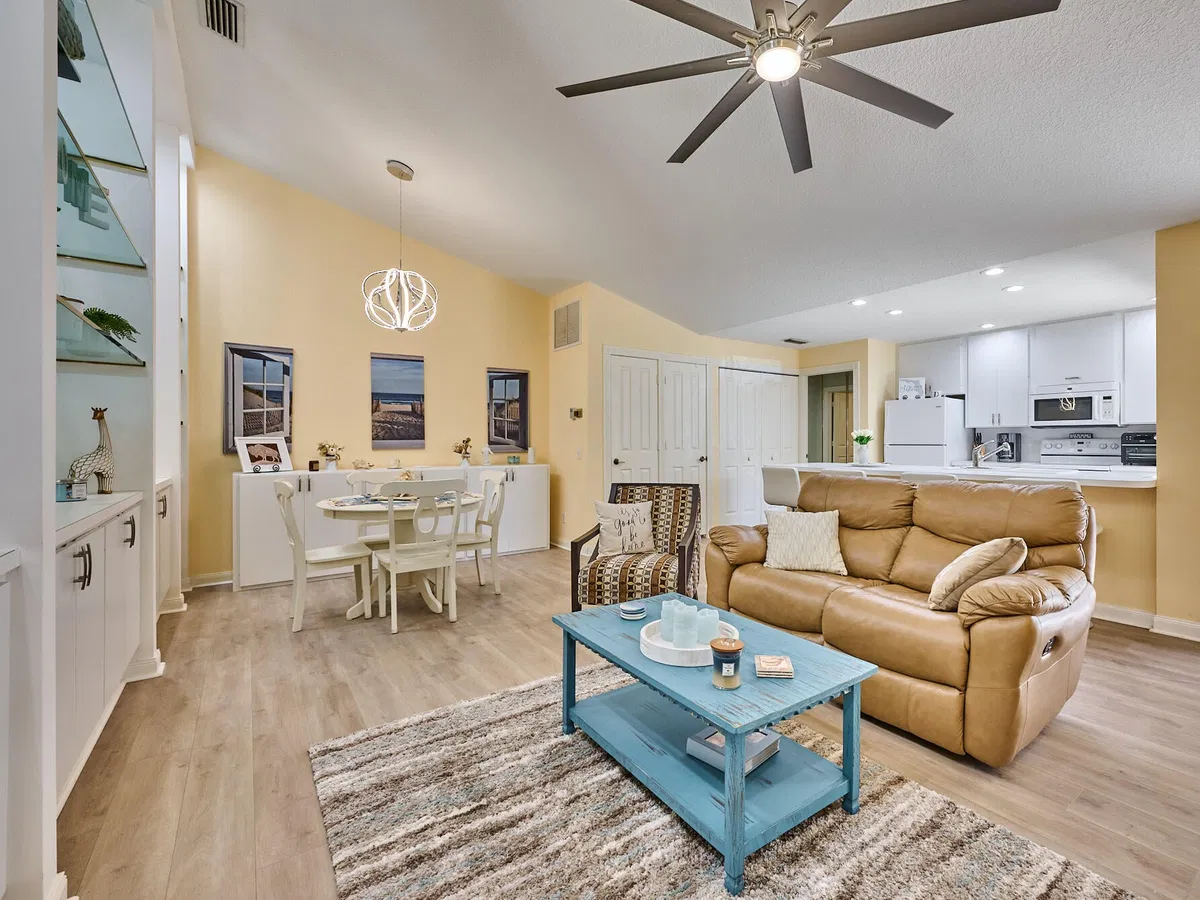 Residence photo 22