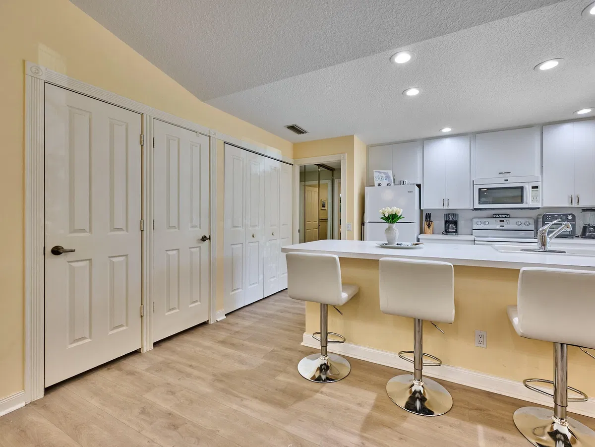 Residence photo 31