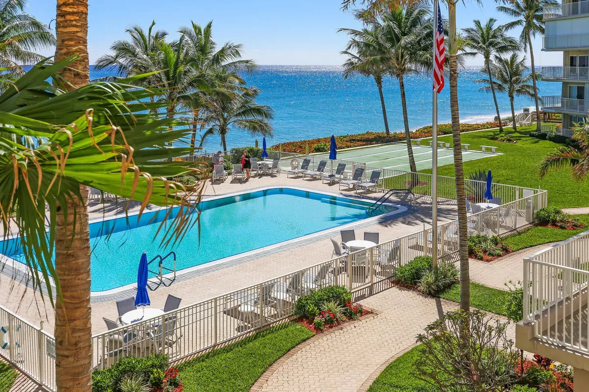 Sea Gate Palm Beach Unit 318