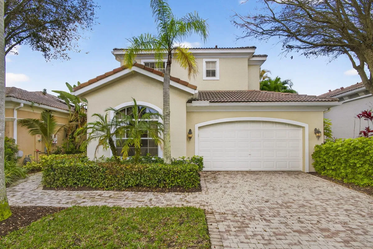 Mirasol Country Club Residence