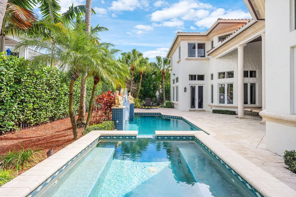 Royal Palm Yacht and Country Club Residence photo 7