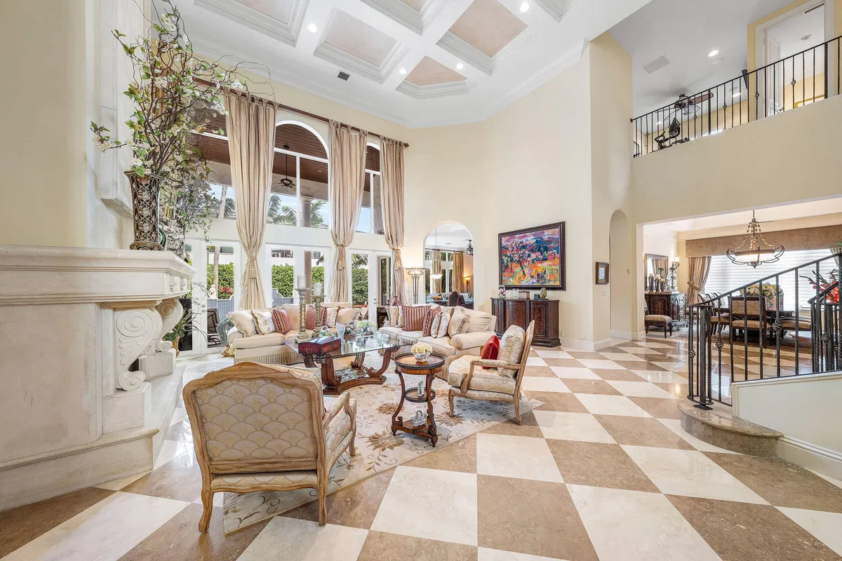 Royal Palm Yacht and Country Club Residence photo 10