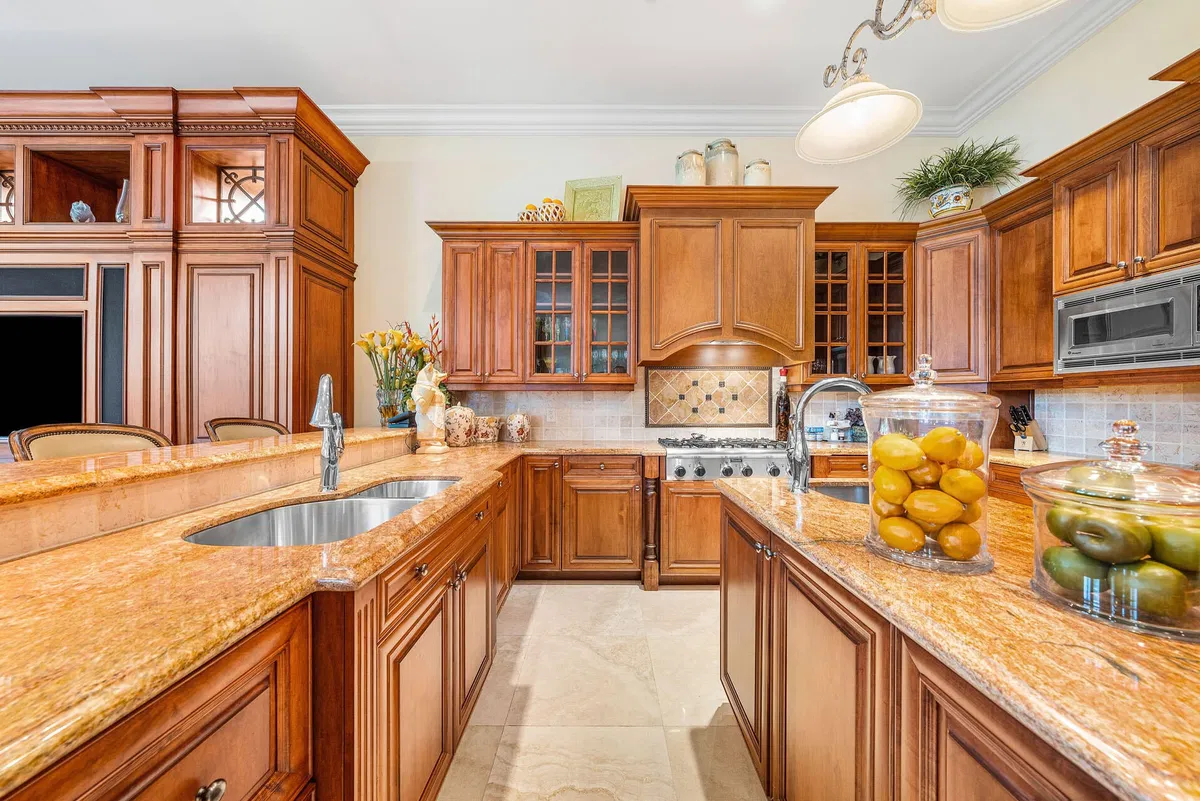Royal Palm Yacht and Country Club Residence photo 19