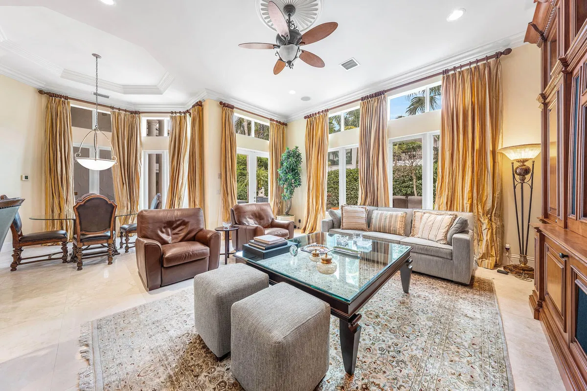 Royal Palm Yacht and Country Club Residence photo 25