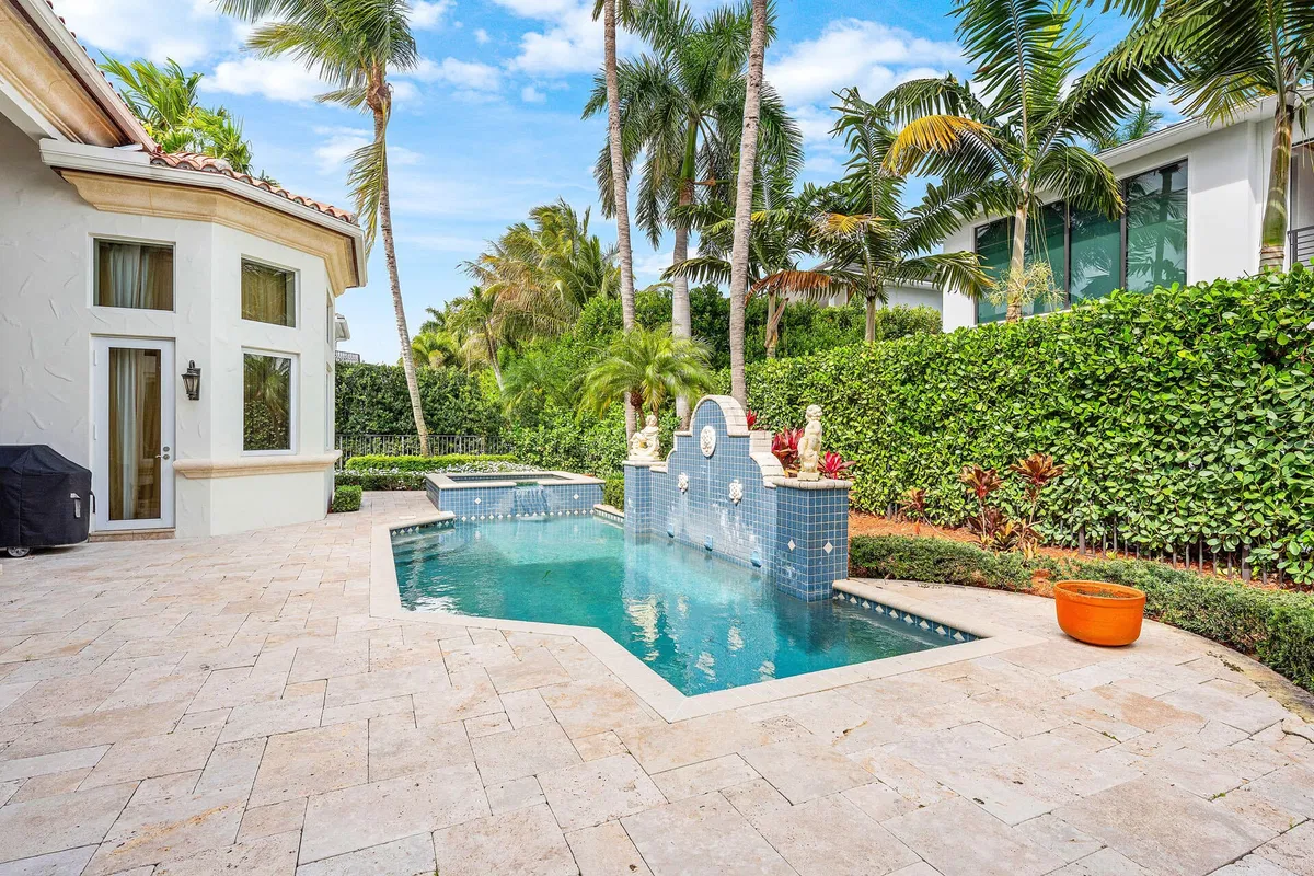 Royal Palm Yacht and Country Club Residence photo 28