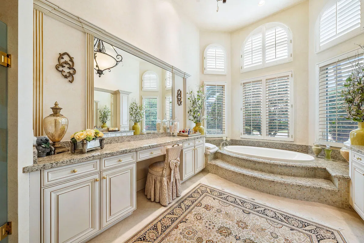 Royal Palm Yacht and Country Club Residence photo 40