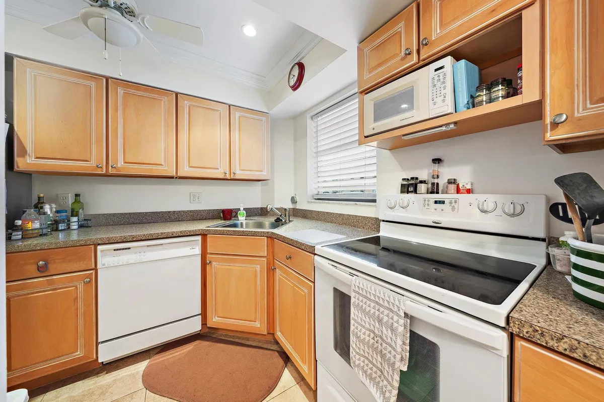 Unit 6-51 photo 4