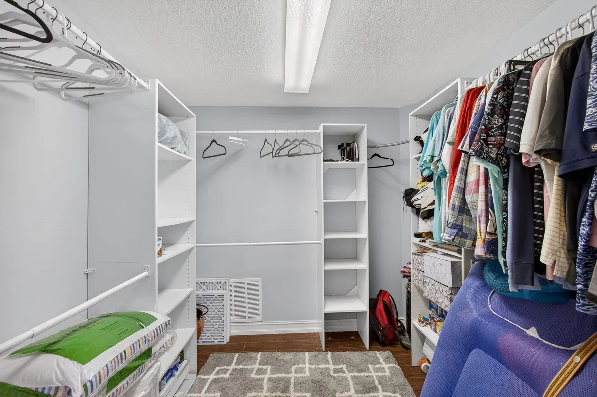 Residence photo 16