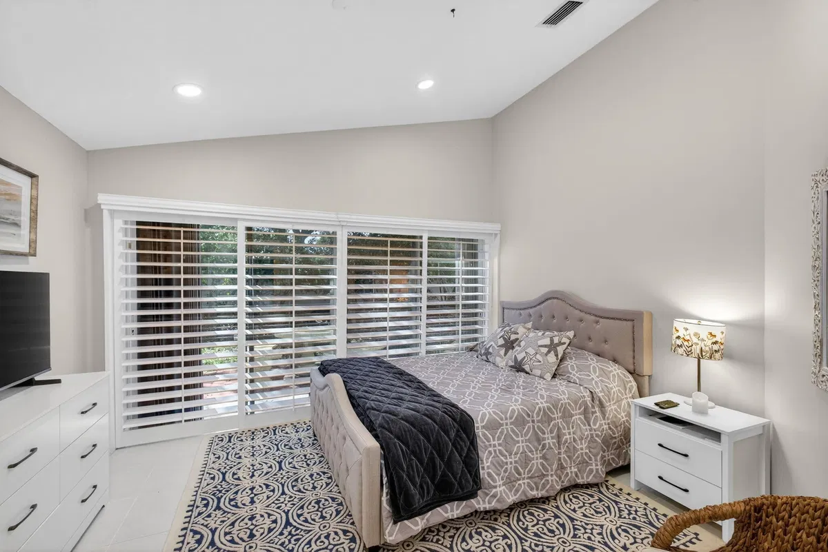 Residence photo 25