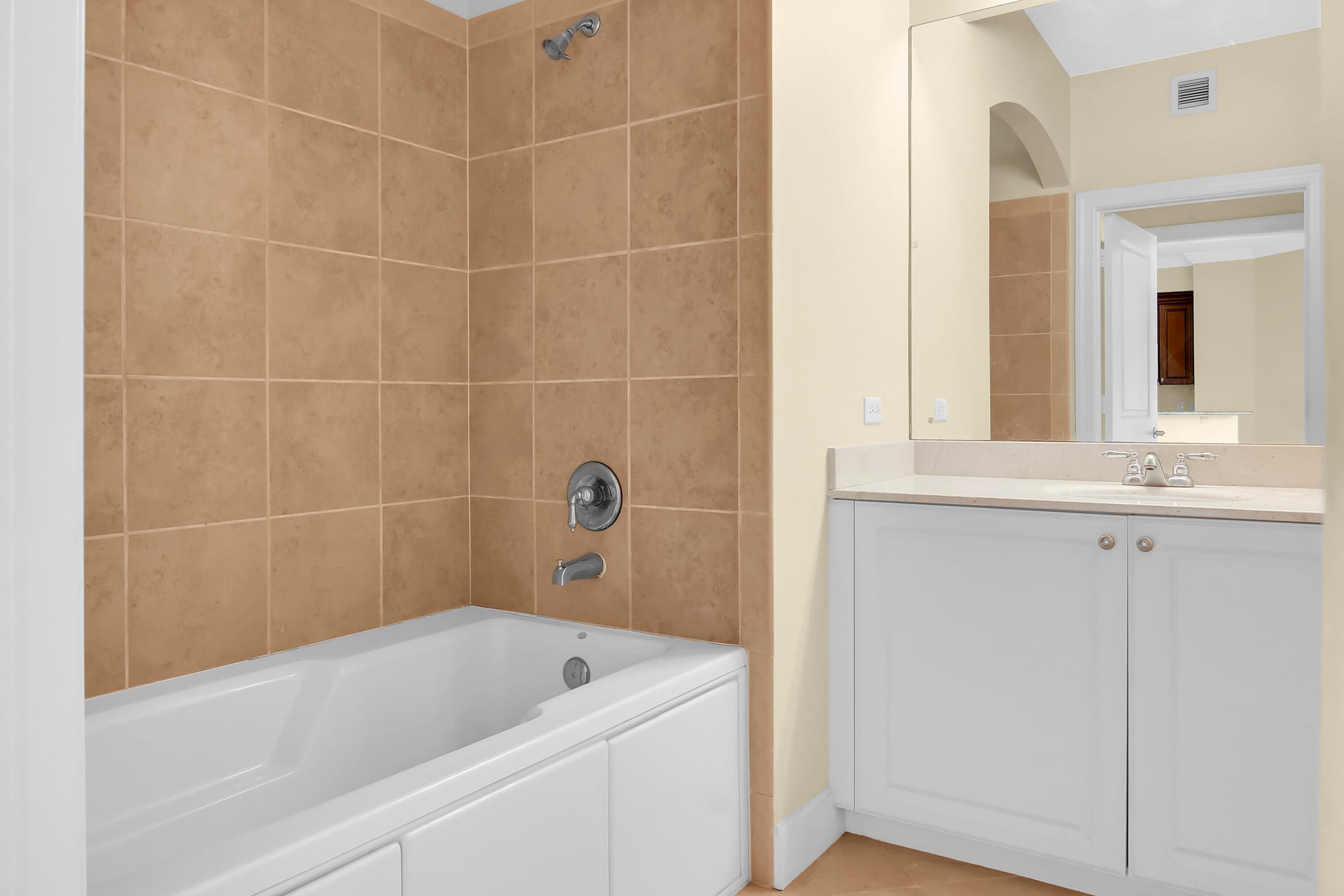 Renaissance Commons I Unit 2118 photo 10