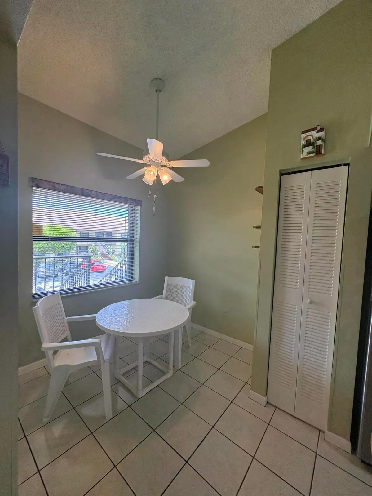 Unit 526 photo 10